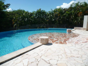 Appartement EZANA en rez de jardin dans une résidence calme avec piscine